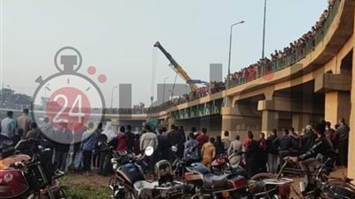 انتشال سيارة انقلبت في ترعة الإسماعيلية بالشرقية.. ومصدر أمني يكشف الكواليس (صور)