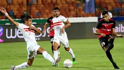 وصول حافلة الزمالك إلى استاد الجيش بالسويس لمواجهة الطلائع