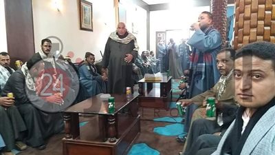 رغم تحذيرات كورونا.. عقد جلسة صلح بالقوصية في أسيوط دون إجراءات احترازية (صور)