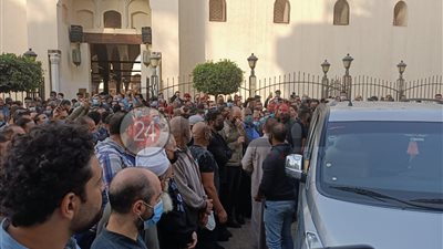 تشييع جثمان والدة الفنان حسن الرداد إلى مثواها الأخير (صور)