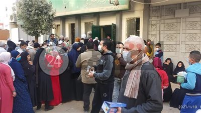 مبادرة شبابية بمدينة ملوي لتوزيع الكمامات بالمجان على المواطنين (صور)