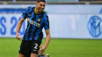 أشرف حكيمي يحقق رقمًا تاريخيًا مع إنتر بعد هدفه في روما