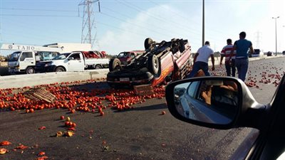 إصابة 3 أشخاص في انقلاب سيارة بطريق بنها المنصورة