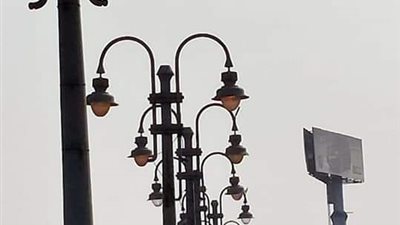 صيانة الأعمدة الديكورية في الإسكندرية استعدادًا لبطولة العالم لليد (صور)