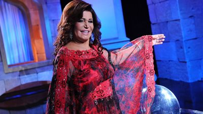 نجوى فؤاد: ارفض بيع قصة حياتي .. ولا ارحب بتحويلها لعمل فني (فيديو)