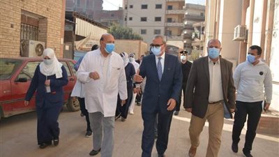 محافظ القليوبية يتفقد مستشفيي الحميات وبنها التعليمي لمتابعة أعمال تركيب شبكة الغازات وتنك الأوكسجين