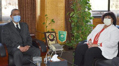 وزيرة الثقافة ومحافظ الإسماعيلية يبحثان سبل تكثيف الأنشطة الإبداعية بالمحافظة (صور)