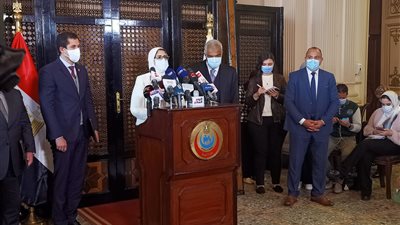 وزيرة الصحة: الدولة ملتزمة بتوفير اللقاحات لغير القادرين