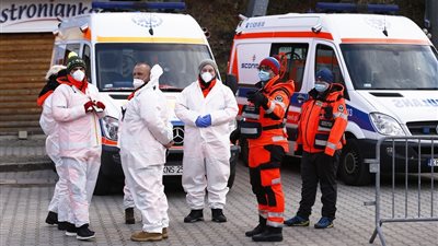 بولندا تسجل 37 عرضًا جانبيًا للقاحات كورونا