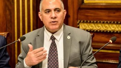 عبد العاطي: نظام الري الذكي سيتم عن طريق حساسات تقيس الرطوبة (فيديو)