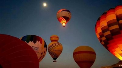 40 سائحًا يستقلون البالون الطائر بمطار الأقصر اليوم