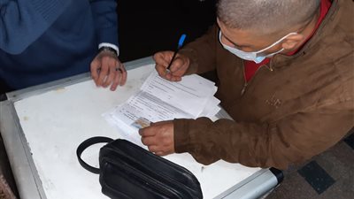 تغريم 60 شخصًا لعدم ارتداء الكمامة وغلق 11 منشأة ومركزين للدروس الخصوصية في الإسكندرية