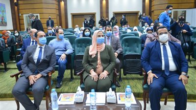 وزيرة التضامن تستقبل أول دفعة من متعافي الإدمان بحي الأسمرات