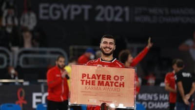 أحمد مرتضى يشيد بلاعب الزمالك بعد حصوله على رجل مباراة افتتاح مونديال اليد (صورة)