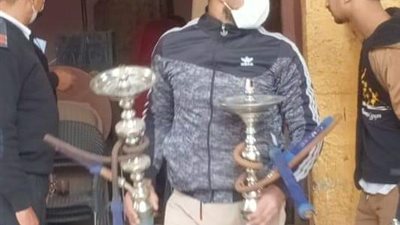 لمخالفة الإجراءات الاحترازية.. مصادرة 38 شيشة بمقاهي شبرا الخيمة (صور) 