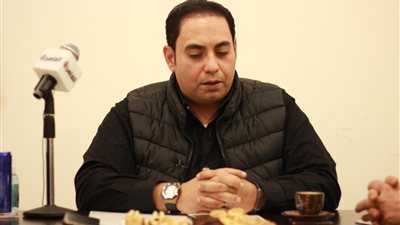 خالد لطيف يعدد لـ