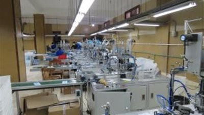 ضبط 3 مصانع بدون ترخيص بداخلها مليون كمامة بالقاهرة