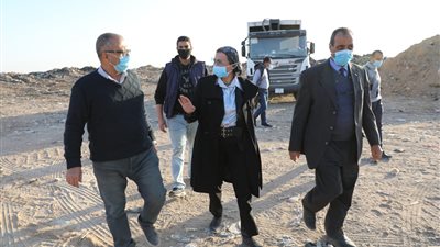 وزيرة البيئة: اجتماع عاجل مع  محافظي القاهرة والقليوبية بشأن مدافن المخلفات (صور)