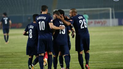 أحمد سامي يمنح بيراميدز التقدم في الشوط الأول أمام المقاولون العرب 