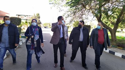 مسئولو وزارة الإسكان يتفقدون محطة تنقية مياه الشرب بمنطقة الأميرية