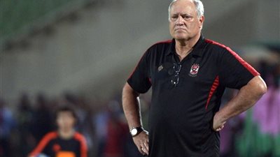 توتنهام يهنئ مدرب الأهلي السابق بـعيد ميلاده