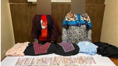 القبض على سيدتين بحوزتهما ملابس مجهولة المصدر بالسلام
