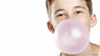 9 فوائد للعلكة الخالية من السكر.. تعرف عليها