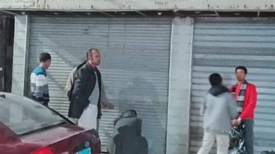 إغلاق وتشميع محلين تجاريين لمخالفة مواعيد الغلق بالمنيا (صور)