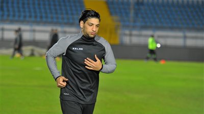 بعد تعافيه من آلام الخلفية.. محمد مسعد يشارك في مران سيراميكا كليوباترا الجماعي 