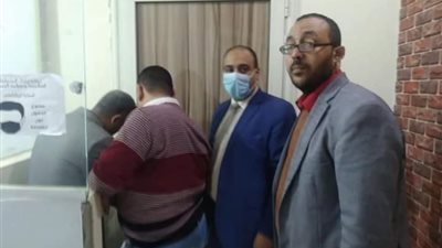 يعالج بالأعشاب.. غلق وتشميع مركز طبي شهير في سوهاج يعمل به أطباء امتياز  (صور)