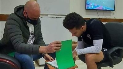 4 دوافع حولت وجهة مصطفى فتحي من البنك الأهلي إلى سموحة