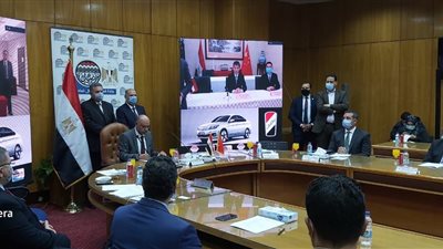 قطاع الأعمال تتعاقد مع دونج فينج على صناعة السيارات الكهربائية