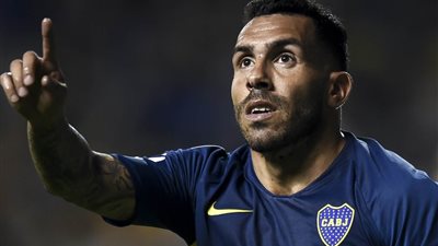 كارلوس تيفيز يهدي الفوز بكأس الأرجنتين لدييجو مارادونا