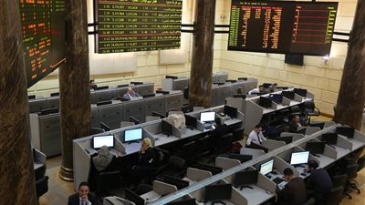 دراسة: 7 قطاعات في البورصة لا تعين المرأة في مجالس إداراتها