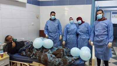 مستشفى حجر كفر الدوار يحتفل مع مرضى كورونا المسيحيين بعيد الغطاس (صور) 