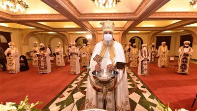 البابا تواضروس يختتم صلاة الغطاس واللقان .. ويؤكد: كورونا بدأ كبيراً وسيتنهى صغيراً
