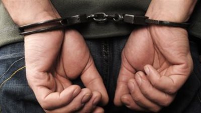 متهم بـ15 قضية بينها قتل.. تفاصيل سقوط عنصر إجرامي بحوزته أسلحة بالغربية