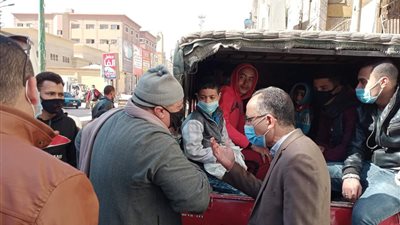 إغلاق 21 منشأة وفض فرح وسوق تجاري خلال حملات لمتابعة الإجراءات الاحترازية بالمنيا