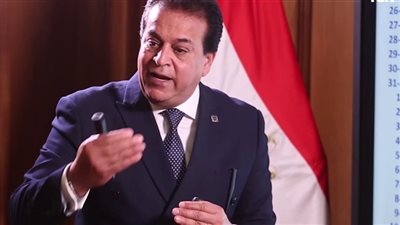 وزير التعليم العالي يوجه التحية للأطقم الطبية من تحت قبة البرلمان