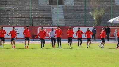 تدريبات بدنية قوية للاعبي الأهلي استعدادًا لمواجهة المقاولون العرب