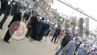 محافظ الشرقية يأمر بفض عزاء والدة الشيخ الطاروطي (صور)