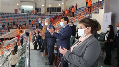 وزير الرياضة وحسن مصطفى يشهدان مباراة أنجولا واليابان بمونديال اليد