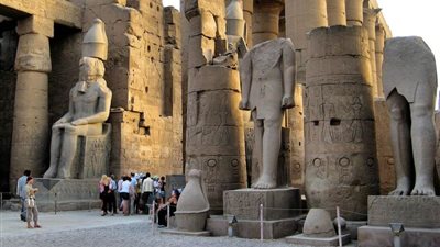 مساعد وزير السياحة: تخفيض أسعار تذاكر طيران الأقصر وأسوان 50%