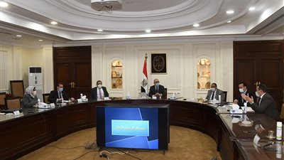 وزير الإسكان يتابع أعمال الرفع المساحى للمرحلة الأولى بمدينة رأس الحكمة الجديدة 