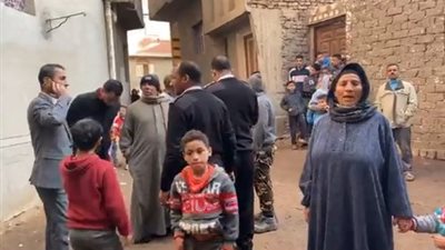 ننشر صورة الطفلة ضحية واقعة التعرية على يد والدها في الدقهلية (صورة)