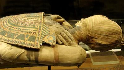 باحث أثري: لا توجد مشكلة في عرض المومياوات بـ
