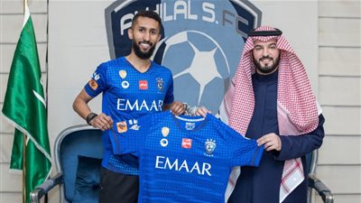 تعليق مثير من سلمان الفرج بعد تجديد عقده مع الهلال حتى 2025