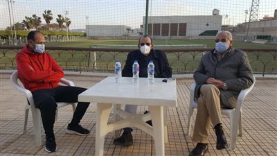 رئيس نادي المقاولون العرب يدعم اللاعبين قبل مواجهة الأهلي (صور)