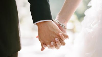 لو عيد زواجك قرب.. أفضل الأفكار والهدايا لجعله يومًا مميزًا 