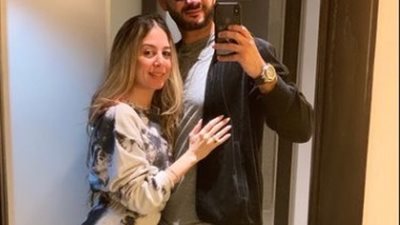 الظهور الأول لنادر حمدي وزوجته المنتجة سارة حسني عقب زواجهما (صورة)